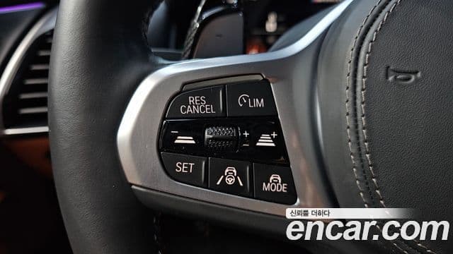 BMW 8 Series 2024 — Photo 3/34