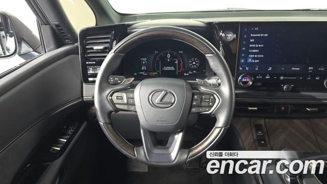 Lexus LM 2024 — ფოტო 16/20
