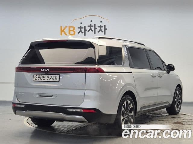 Kia Carnival 2022 — ფოტო 2/18