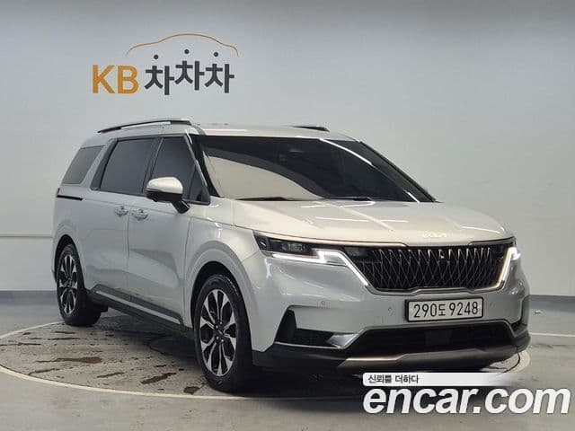 Kia Carnival 2022 — ფოტო 3/18