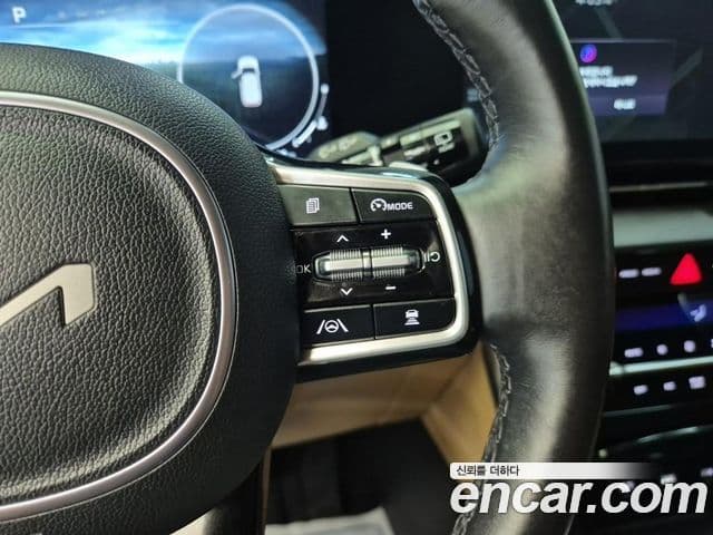 Kia Carnival 2022 — ფოტო 14/18