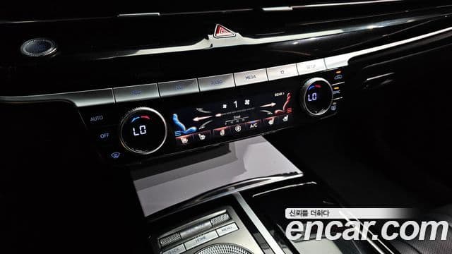 Genesis Electrified G80 2021 — фото 17 из 20