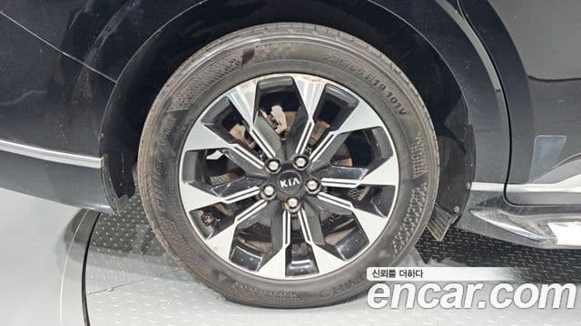 Kia Carnival 2021 — Фото 5/20