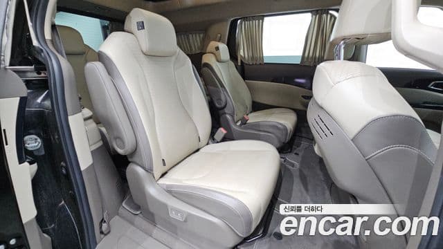 Kia Carnival 2021 — Фото 11/20
