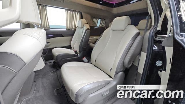 Kia Carnival 2021 — Фото 12/20