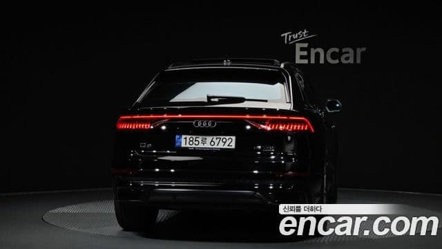 Audi Q7 2022 — ფოტო 4/20
