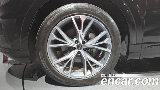 Audi Q7 2022 — ფოტო 5/20