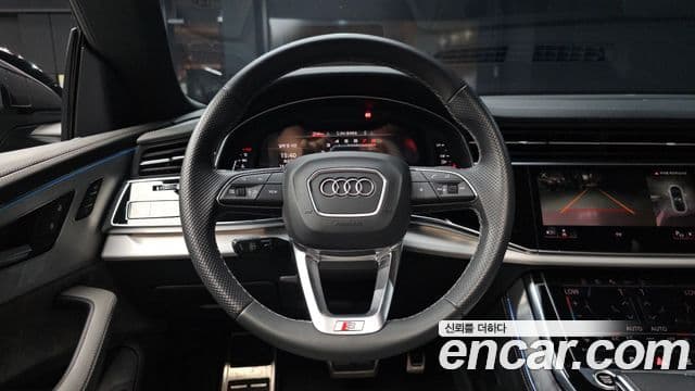Audi Q7 2022 — ფოტო 13/20