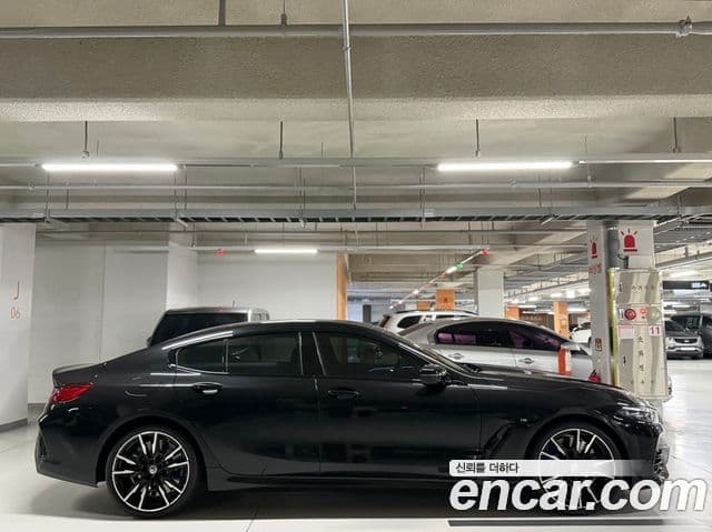 BMW 8 Series 2023 — ფოტო 2/10