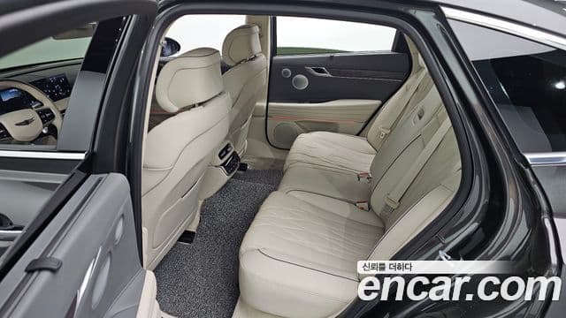 Genesis Electrified G80 2025 — фото 12 из 20