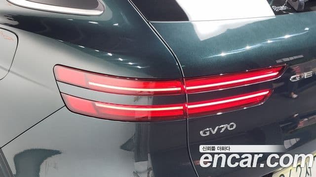 Genesis GV70 2021 — фото 11 из 20