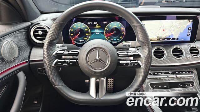 Mercedes-Benz E-Class 2022 — фото 13 из 20