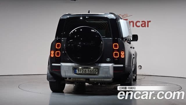 Land Rover Defender 2022 — Фото 4/20