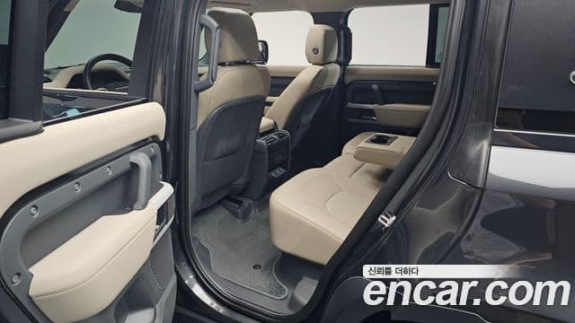 Land Rover Defender 2022 — Фото 11/20