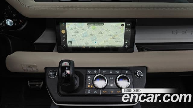 Land Rover Defender 2022 — Фото 14/20