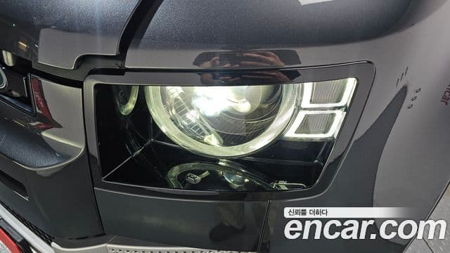 Land Rover Defender 2022 — Photo 13/34