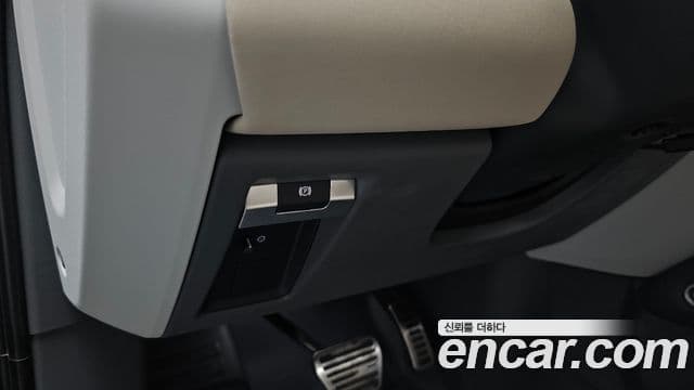Land Rover Defender 2022 — Photo 33/34