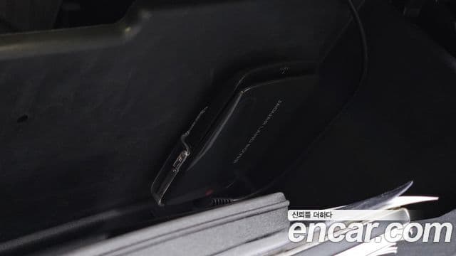 Land Rover Defender 2022 — Photo 6/34