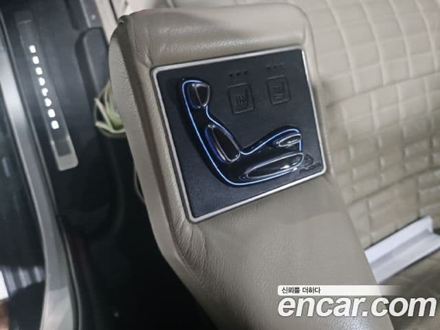 Cadillac Escalade 2023 — фото 8 из 20