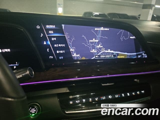 Cadillac Escalade 2023 — ფოტო 16/20