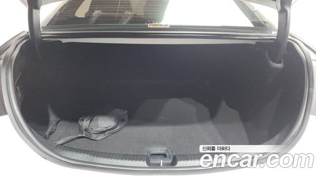 Mercedes-Benz C-Class 2023 — ფოტო 19/20
