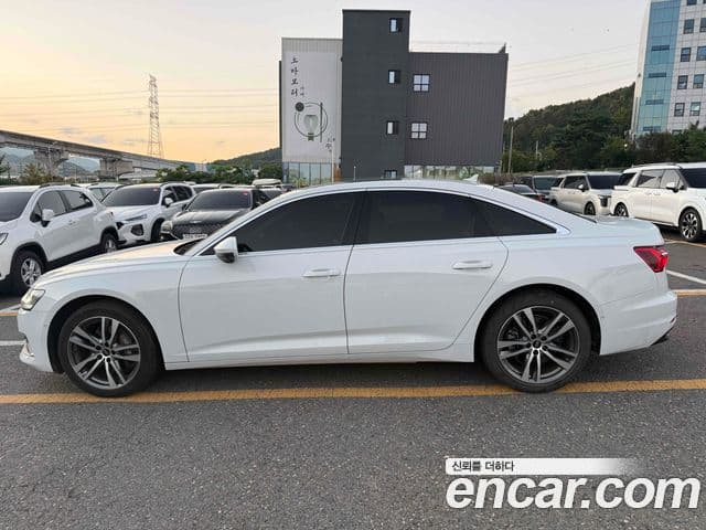 Audi A6 2022 — Şəkil 8/14