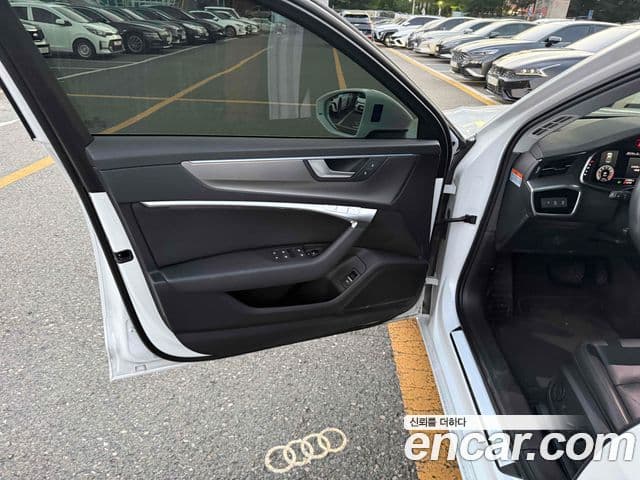Audi A6 2022 — фото 10 из 14