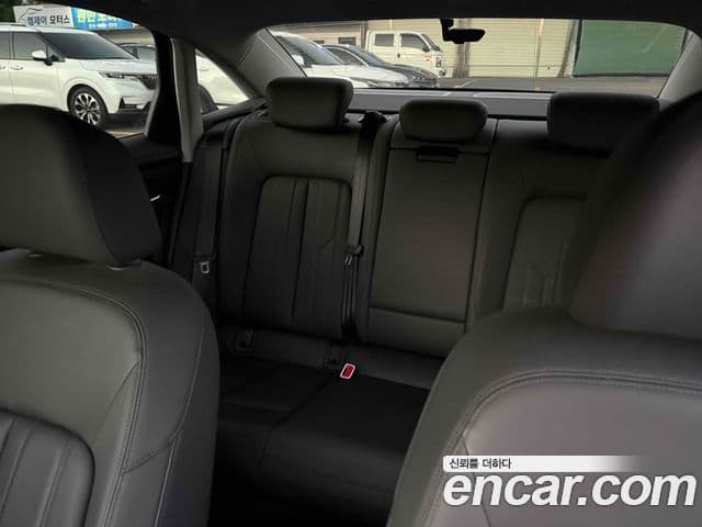 Audi A6 2022 — фото 12 из 14