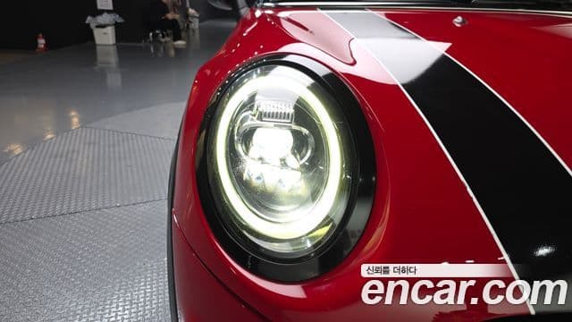 Mini Cooper S 2019 — Şəkil 28/32