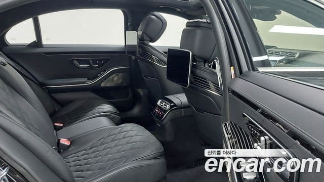 Mercedes-Benz S-Class 2023 — Photo 18/18