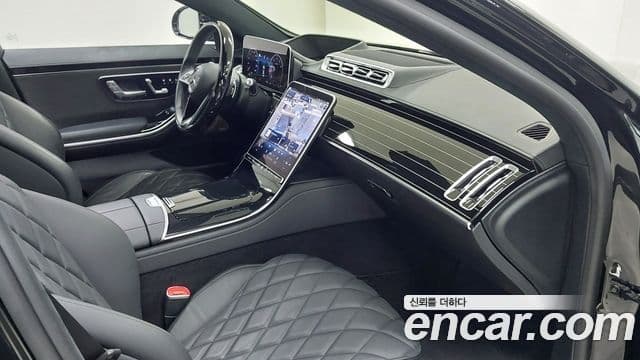 Mercedes-Benz S-Class 2023 — Photo 11/18
