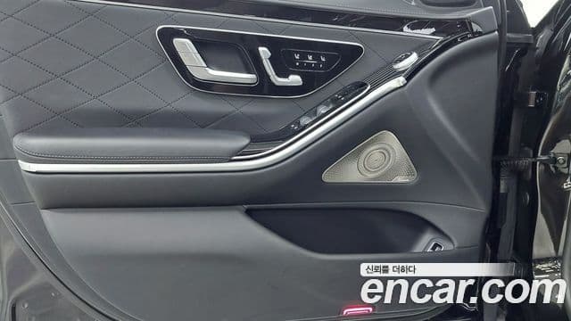 Mercedes-Benz S-Class 2023 — Photo 2/18