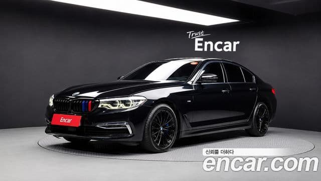 BMW 5 Series 2018 — Şəkil 1/20
