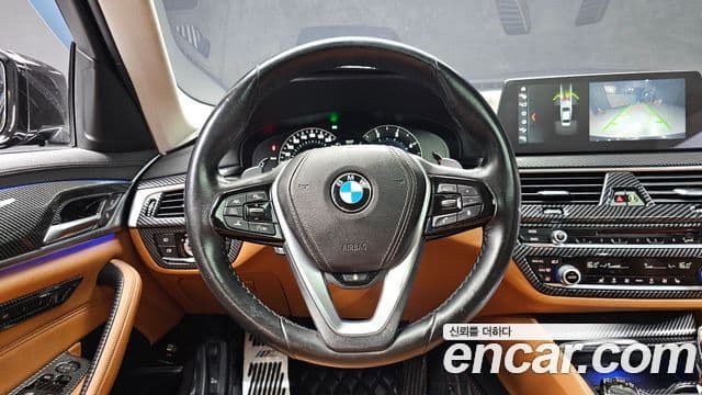 BMW 5 Series 2018 — Şəkil 12/20