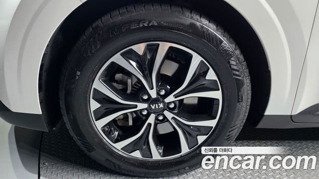 Kia Carnival 2021 — фото 4 из 20