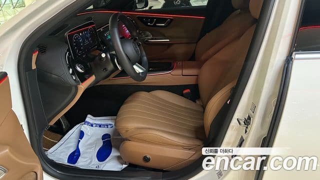 Mercedes-Benz E-Class 2025 — ფოტო 8/20