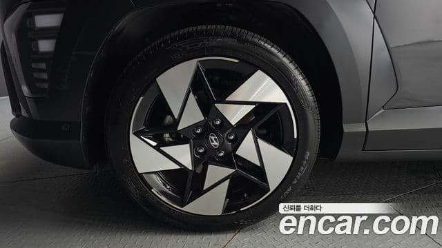 Hyundai Kona 2023 — ფოტო 5/20