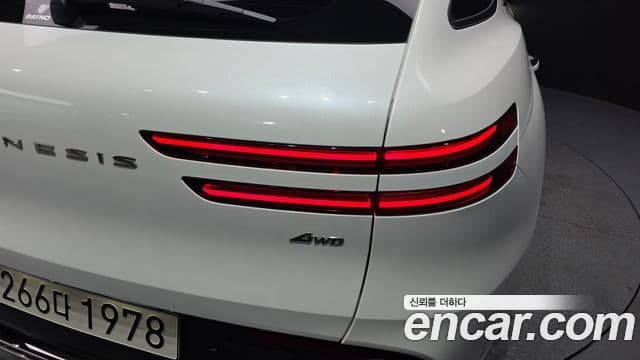 Genesis GV70 2025 — ფოტო 32/34