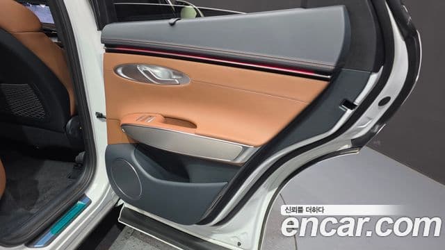 Genesis GV70 2025 — ფოტო 25/34