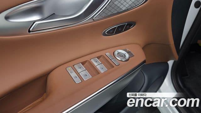 Genesis GV70 2025 — ფოტო 20/34