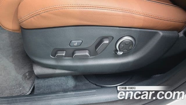 Genesis GV70 2025 — ფოტო 19/34
