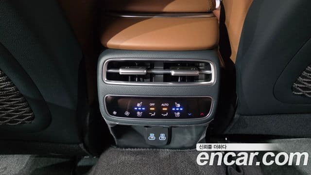 Genesis GV70 2025 — ფოტო 15/34