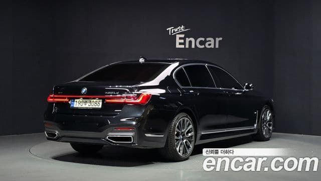 BMW 7 Series 2021 — ფოტო 2/20
