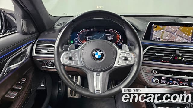 BMW 7 Series 2021 — ფოტო 13/20