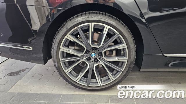 BMW 7 Series 2021 — Photo 21/34