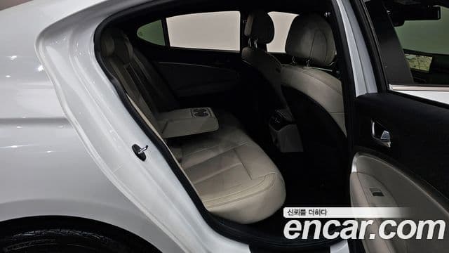 Genesis G70 2022 — ფოტო 32/35