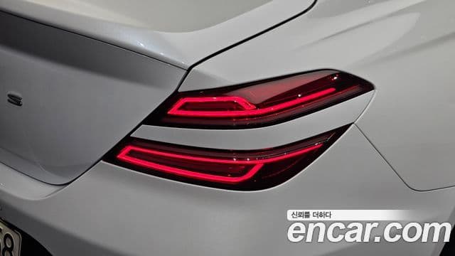 Genesis G70 2022 — ფოტო 28/35