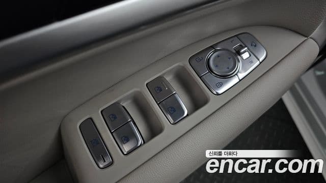 Genesis G70 2022 — ფოტო 33/35
