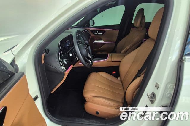 Mercedes-Benz E-Class 2024 — ფოტო 13/20