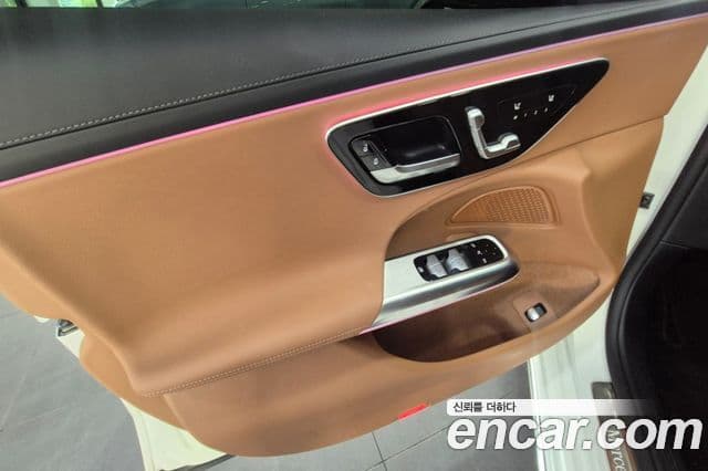 Mercedes-Benz E-Class 2024 — ფოტო 14/20